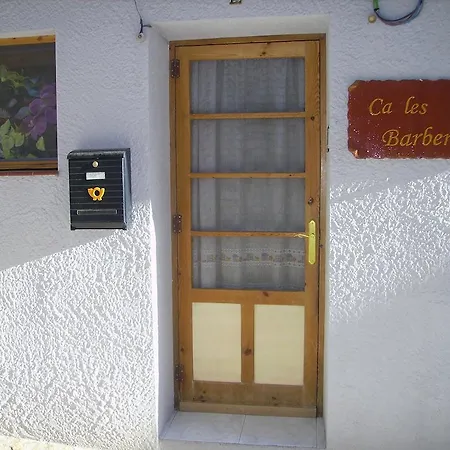 Ca Les Barberes Country house *